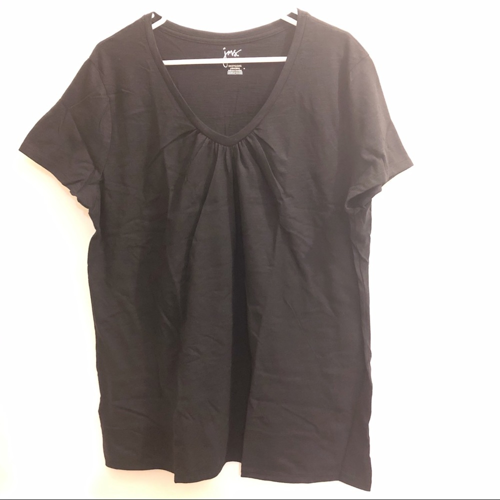 NWOT black v neck short sleeve plus size tee 2X
